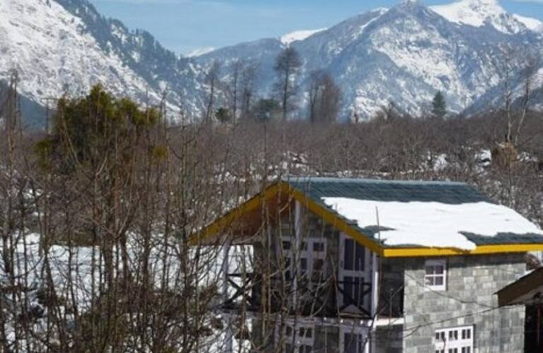 Strawberry Garden cottages, Manali 3